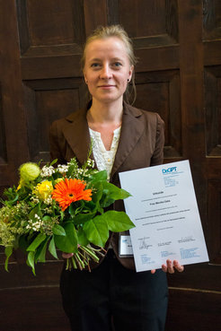 Monika Zaba after having received the Young Academics Award from the German-speaking Society of Psychotraumatology.