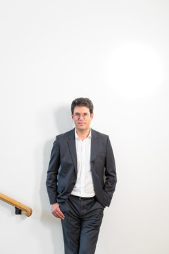 Psychiatrie und Informatik – Nikolaos Koutsouleris ist in beiden Welten zu Hause. So konnte er maschinelle Lernverfahren zur Prognose psychiatrischer Erkrankungen entwickeln. Sein Ziel: ein digitaler Assistent für die psychische Gesundheit.